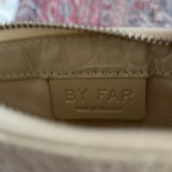 BY FAR Mini croc Rachel shoulder bag in Off-White - Picture 6 of 8